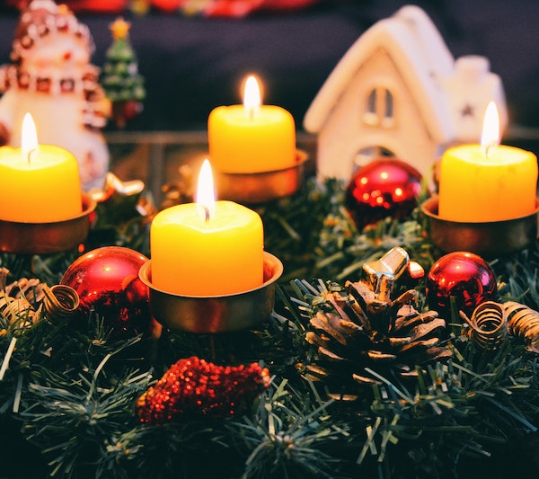 Couronne de Noël avec 4 bougies